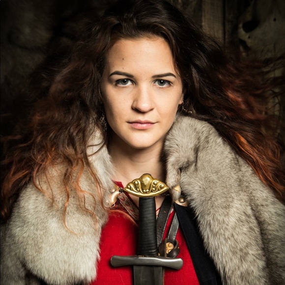 Meet your Posher, Meghan - Picture 6 of 7